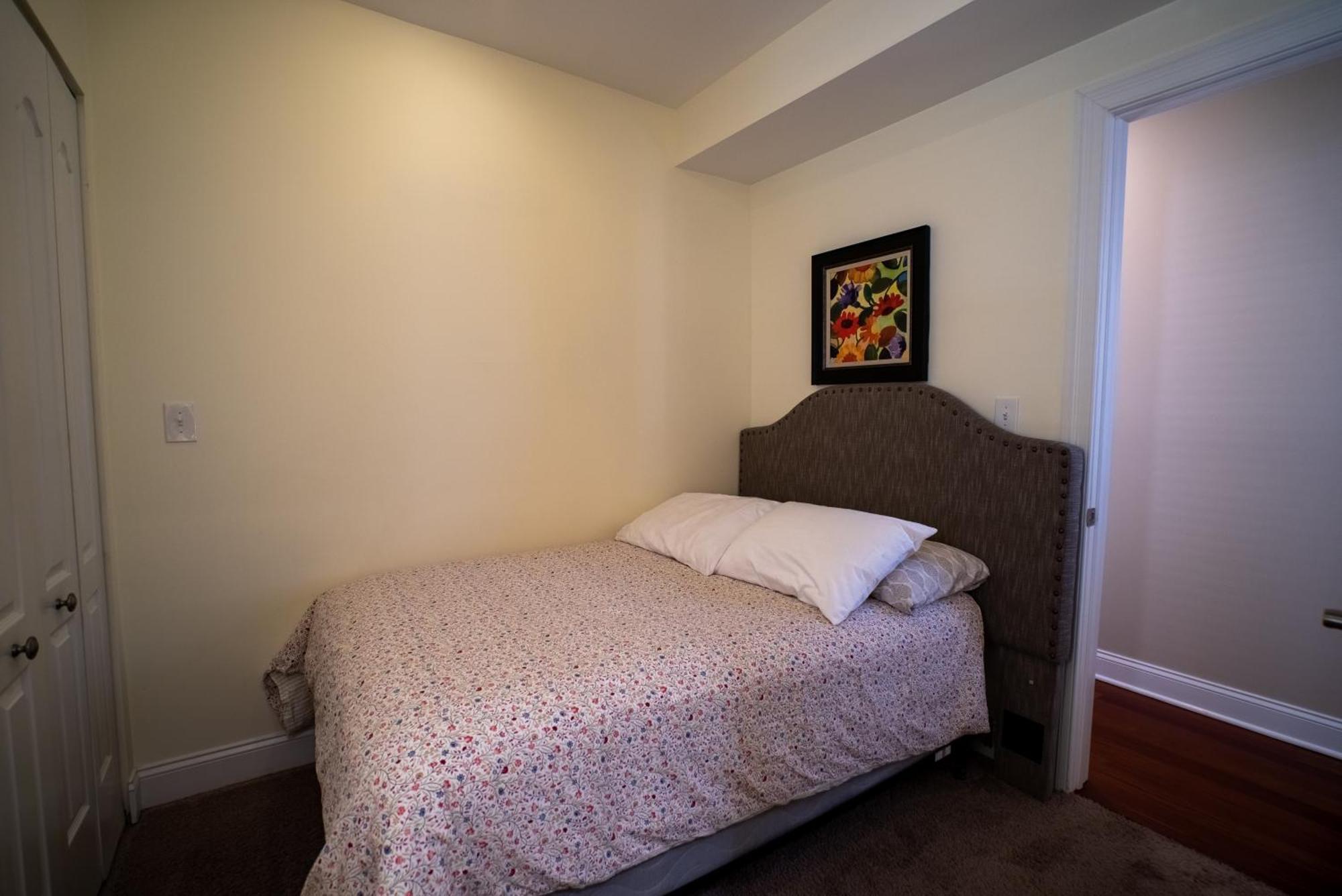 Roscoe Village Guesthouse Чикаго Номер фото