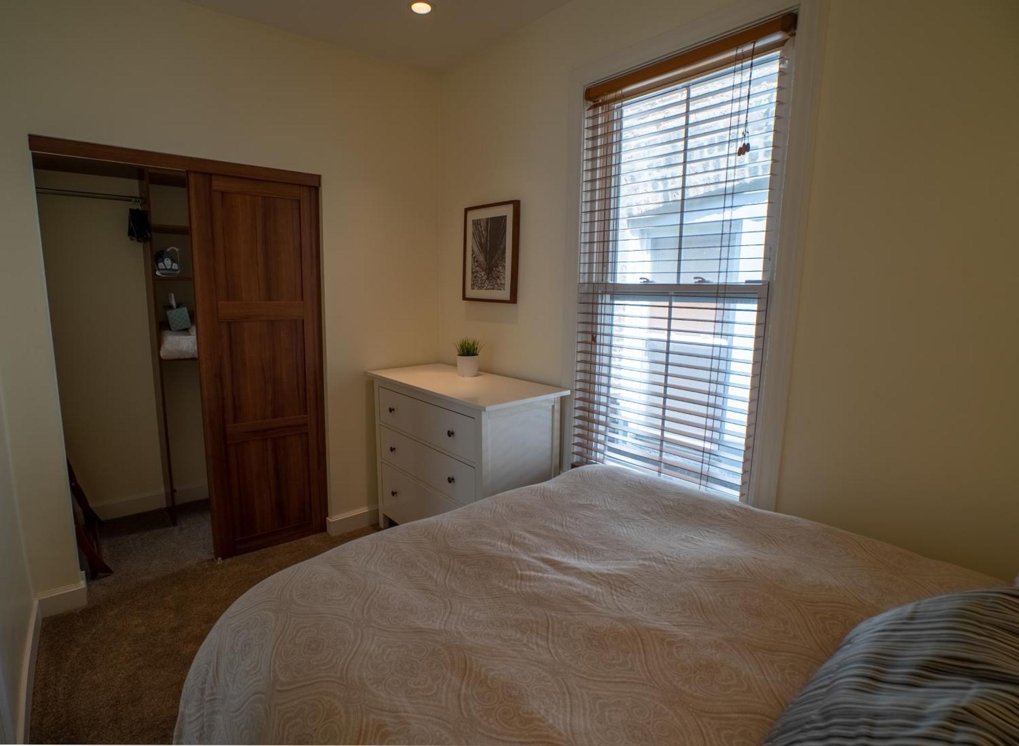 Roscoe Village Guesthouse Чикаго Номер фото